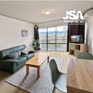 Alpine Mountain View Kirwan 10