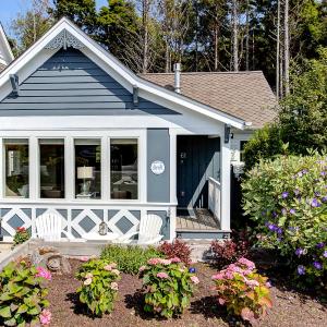 Woodland Cottage by Seabrook Hospitality