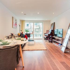 Stylish and Comfortable Canary Wharf Apartment perfect for long stays