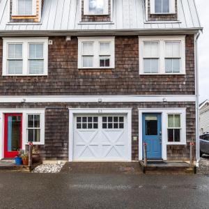 A Hop Skip n Away by Seabrook Hospitality