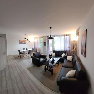 City Center Apt W Free P