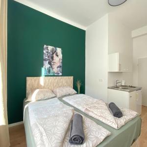 Budget 8BR Apartment with Terrace for 16 Guests