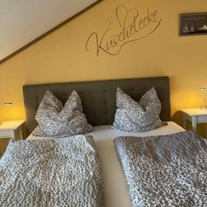FeWo 57 - Appartement im Rottalblick - Helle Kuschelecke genießen mit Bademantelgang zur Therme, TV, inkl Stellplatz im Haus u Kurtaxe