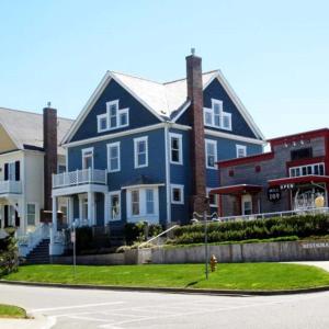 Rainbows End by Seabrook Hospitality