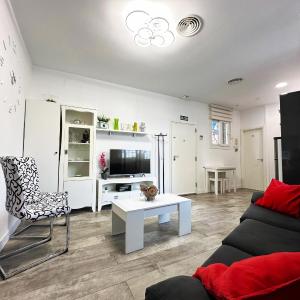 A8 - Apartamento en La Carihuela, 2 dormitorios, Wifi, a 100 metros de la playa