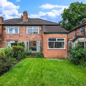 Stylish Family Home in Old Trafford, Manchester - Pass the Keys