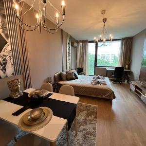Rome Stylish Apt w Working Space and WiFi near UNSS