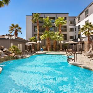 Courtyard By Marriott Las Vegas Stadium Area