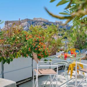 360 view in roof top appartment with patio