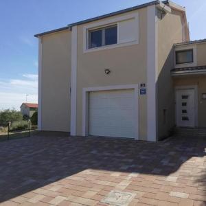 Apartments for families with children Kastel Stafilic, Kastela - 23058
