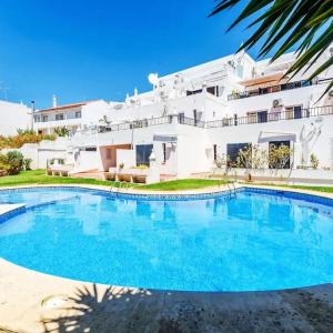 Albufeira - Sun, Pool and Marina View!