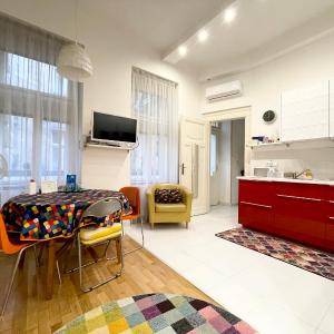 Rainbow Pearl Apartment at St Stephen' s Basilica