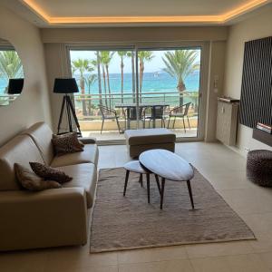 Face à la mer, luxueux appartement sur la prestigieuse et mythique croisette