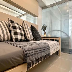 South Pad at SEA Residences