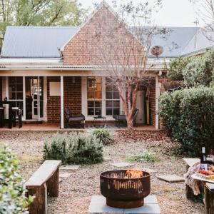 Kareela Cottage - A Charming Country Getaway