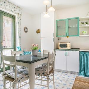 GuestHost - Sicily Beachside Apartment One Minute to the Shore