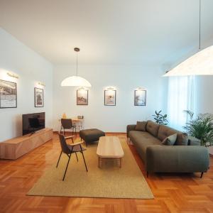 Head over Heels Apartment