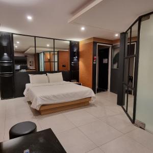 Jamsil Funny Hotel