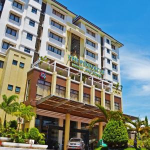 The Pinnacle Hotel and Suites