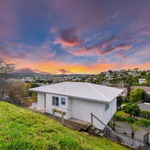 Raglan Beach Retreat - Raglan Holiday Home