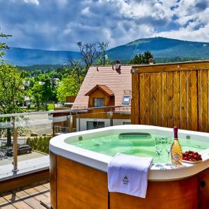 Royal Prestige Collection z prywatnym jacuzzi - STONE HILL RESORT z basenem i saunami