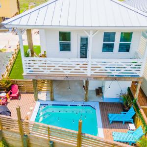 On The Pond Boardwalk to Beach Private Pool