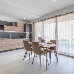 Stay Steps Away From The Sea in Sliema - Sleeps 4