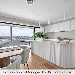 Hillgrove - Sophisticated & Refined Entertainer