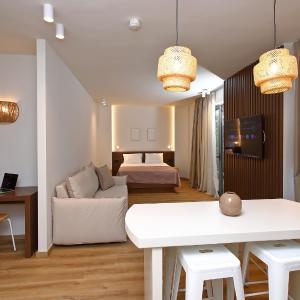 LOCAL SUITES - Nea Moudania Chalkidiki
