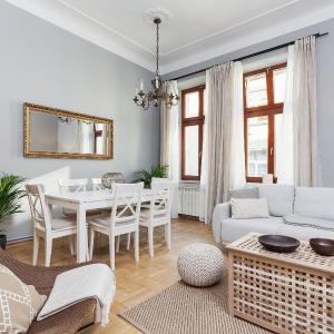 Main Square Apartment - Private Parking - Św Krzyża 16