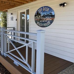 TOP DECK - Panoramic water views of the Bay of Fires