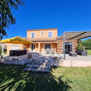 Maison familiale avec piscine L Eucalyptus