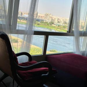 شقه فندقيه بغير مميز علي النيل 501