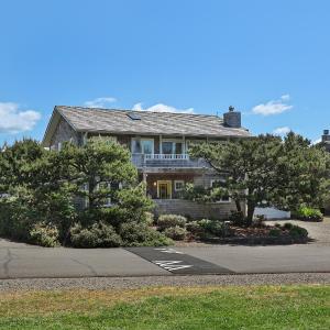 Gated Highlands retreat w hot tub golf