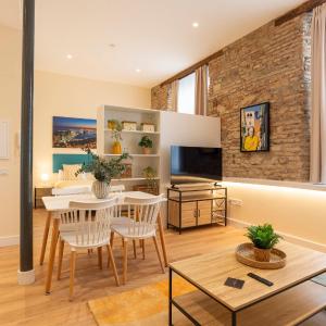 Arenal Beach by ELE Apartments
