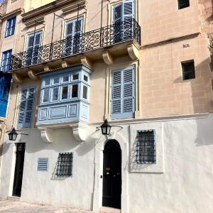 Prestigious Pied a Terre Wignacourt with views