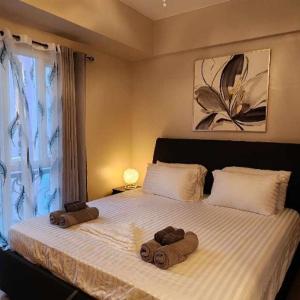 1 Bed Apartment - Sleeps 7 - Pool & Wifi