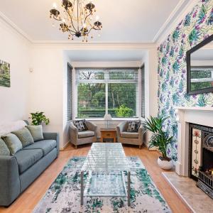 Spacious Home Near Manchester United Stadium - Pass the Keys