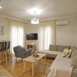 Fabi's Place Luxurious 2BR, Fully Renovated Apt