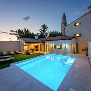 Villa Santina by Briskva