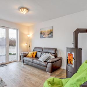 Stunning Home In Tossens With Sauna