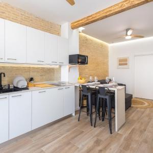 2 habitaciones, 2 baños y aire acondicionado