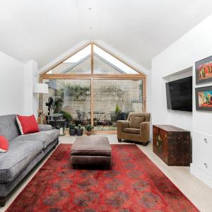 GuestReady - Bauhaus Duplex in Shepherd's Bush