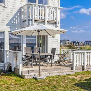 Weiße Strandvilla 56A