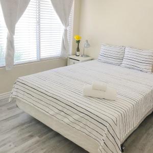 Comfortable Big bedroom in the house for rent-03