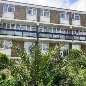 Laret Guest House