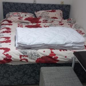 Big bed, Rumenacka 7