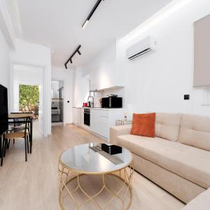 Stylish Apartment in Athens Riviera with Outdoor Patio