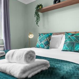 Chic 2 Bedroom Apartment near Liverpool Street by Gold Stays