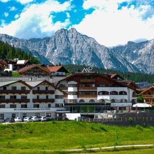 Mountains Hotel
